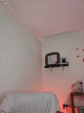 LilaRvsh online show from February 19, 2026, 5:09 pm