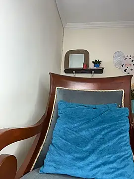 LilaRvsh online show from April 6, 2026, 5:47 pm