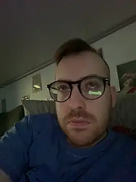Snapshot of io1Elian chatting on April 23, 2026, 2:30 pm io1Elian online show from April 23, 2026, 2:30 pm
