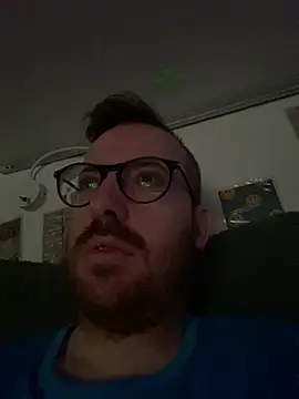 Snapshot of io1Elian chatting on July 9, 2026, 3:05 pm io1Elian online show from July 9, 2026, 3:05 pm