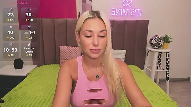 Snapshot of MIla_Stunning chatting on July 16, 2026, 1:22 am MIla Stunning online show from July 16, 2026, 1:22 am