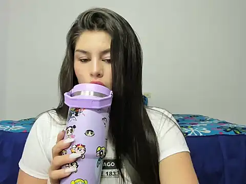 Snapshot of Karina27 chatting on February 13, 2026, 5:42 pm Karina27 online show from February 13, 2026, 5:42 pm