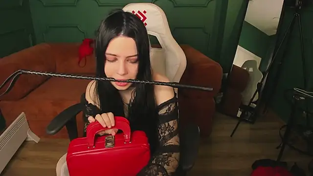 Snapshot of madam_inferno chatting on February 6, 2026, 1:36 pm madam inferno online show from February 6, 2026, 1:36 pm