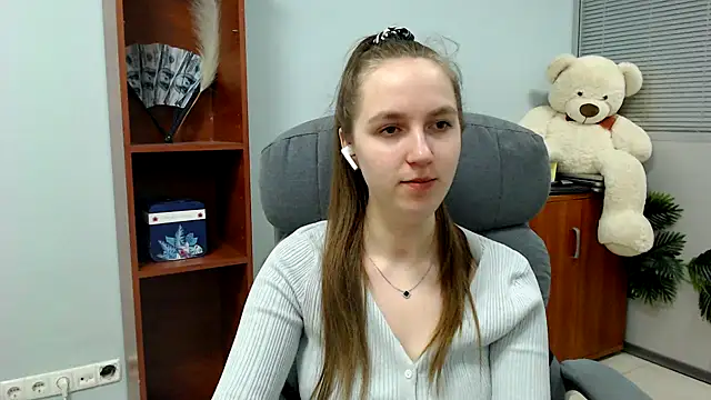 Snapshot of Nessi-Morris chatting on February 9, 2026, 8:18 am Nessi-Morris online show from February 9, 2026, 8:18 am