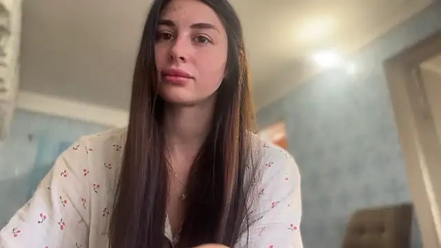 LiluMartiznir online show from May 15, 2026, 5:36 am