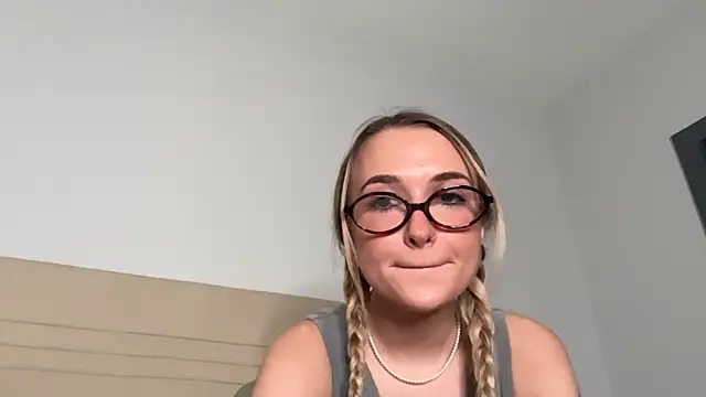 Snapshot of kelseyblu chatting on February 4, 2026, 11:42 pm kelseyblu online show from February 4, 2026, 11:42 pm