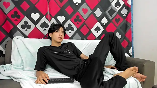 Snapshot of Steerlingxvx chatting on February 7, 2026, 1:20 am Steerlingxvx online show from February 7, 2026, 1:20 am