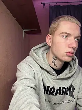 OskarMil online show from February 25, 2026, 4:55 am