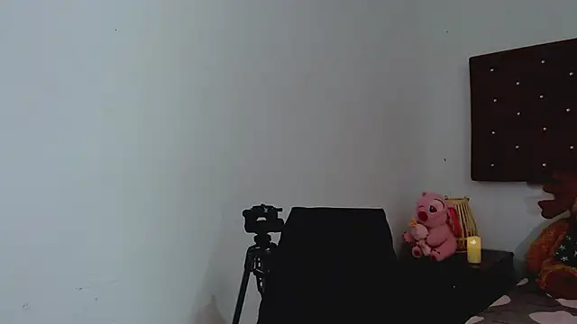 zoecyrus1 online show from July 11, 2026, 2:31 pm