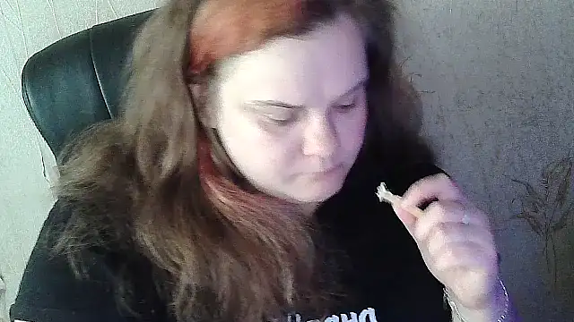 Snapshot of DollyGersoon chatting on February 14, 2026, 6:32 am DollyGersoon online show from February 14, 2026, 6:32 am