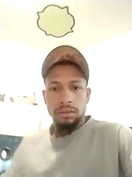 Snapshot of Grakrd chatting on February 2, 2026, 12:15 pm Grakrd online show from February 2, 2026, 12:15 pm