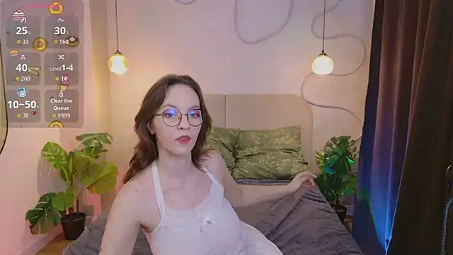 Crystal lovley online show from March 5, 2026, 11:01 pm