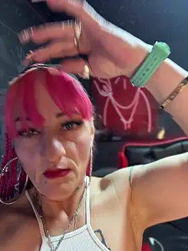 Karolaiin LS online show from February 4, 2026, 7:53 pm