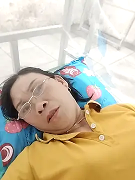 miko nyan2006 online show from April 3, 2026, 2:37 pm