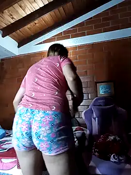 cristalprincess  online show from February 23, 2026, 1:36 am