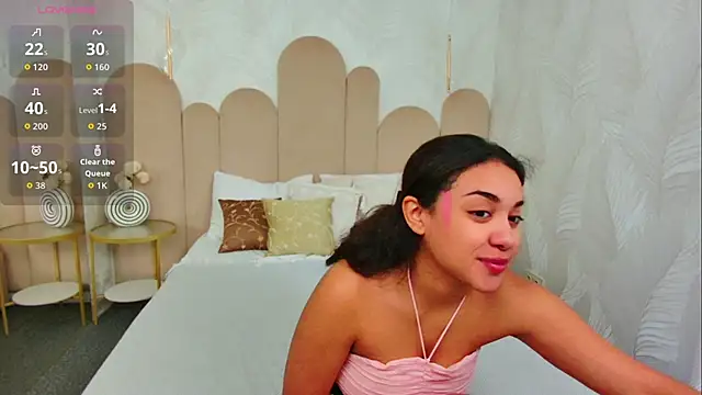Snapshot of Luna_Cortier chatting on April 25, 2026, 5:10 am Luna Cortier online show from April 25, 2026, 5:10 am