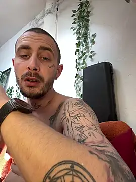 Piratee666 online show from April 10, 2026, 11:59 am