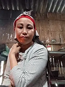 Snapshot of lena-cute chatting on February 8, 2026, 12:36 am lena-cute online show from February 8, 2026, 12:36 am