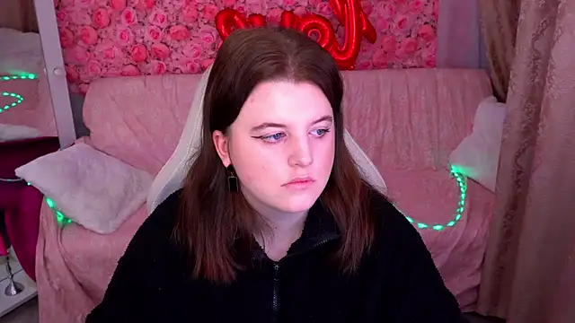 Snapshot of KristiFoxy chatting on February 25, 2026, 6:23 am KristiFoxy online show from February 25, 2026, 6:23 am