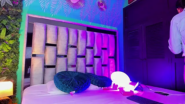 Snapshot of Mari_cooper1 chatting on February 25, 2026, 11:53 am Mari cooper1 online show from February 25, 2026, 11:53 am