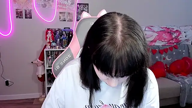 Snapshot of MollysLand chatting on February 15, 2026, 9:30 am MollysLand online show from February 15, 2026, 9:30 am