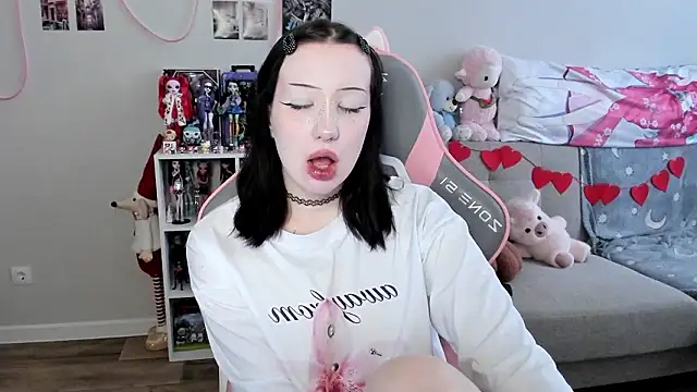 Snapshot of MollysLand chatting on March 23, 2026, 8:51 am MollysLand online show from March 23, 2026, 8:51 am