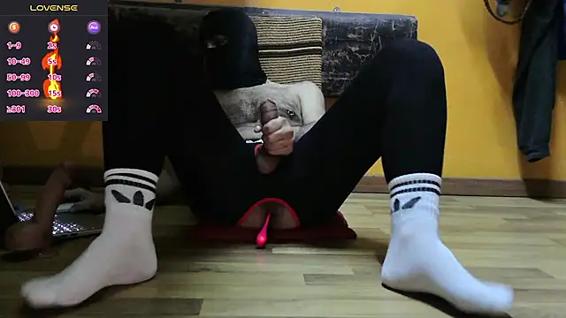 ItalianDaddyBear online show from February 10, 2026, 11:31 pm