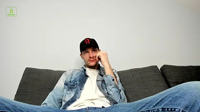 Deymond Russo online show from February 22, 2026, 5:22 pm