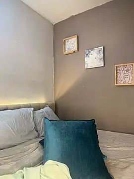 Snapshot of Regina_Korz chatting on March 16, 2026, 8:24 pm Regina Korz online show from March 16, 2026, 8:24 pm