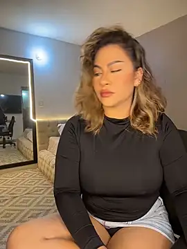 Snapshot of Regina_Korz chatting on March 18, 2026, 6:33 pm Regina Korz online show from March 18, 2026, 6:33 pm