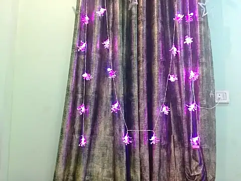 Snapshot of LIZNA_0 chatting on March 3, 2026, 6:47 pm LIZNA 0 online show from March 3, 2026, 6:47 pm