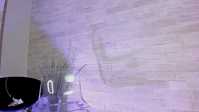 Ivorym00n online show from March 31, 2026, 5:19 am