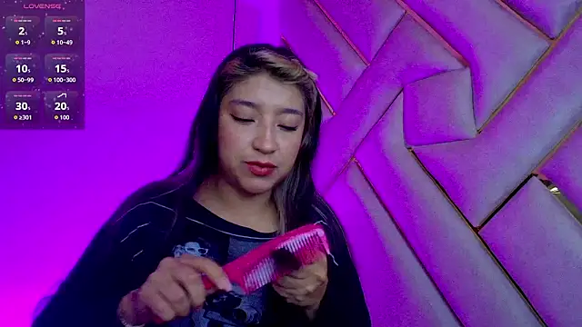 Dahiana Dmour  online show from February 20, 2026, 1:33 pm