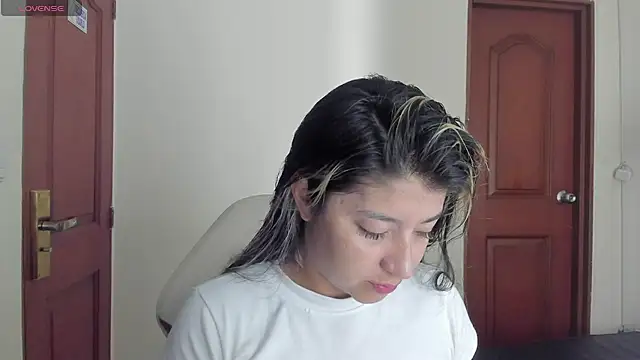 Snapshot of Dahiana_Dmour_ chatting on May 30, 2026, 12:02 pm Dahiana Dmour online show from May 30, 2026, 12:02 pm
