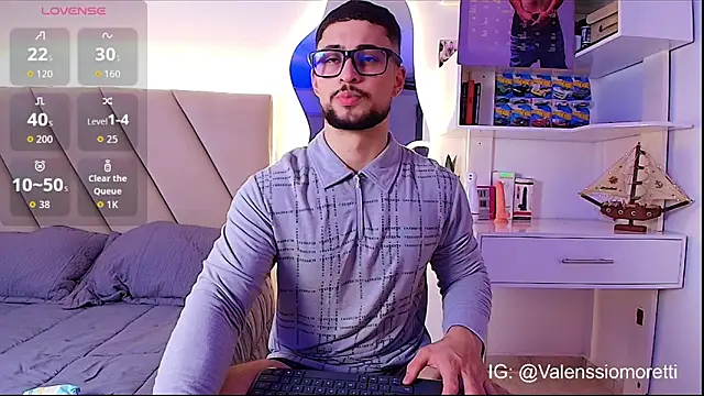 Snapshot of valenssio_moretti chatting on June 30, 2026, 2:01 am valenssio moretti online show from June 30, 2026, 2:01 am