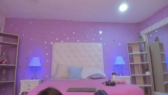 Goldentemptation  online show from March 3, 2026, 7:42 pm