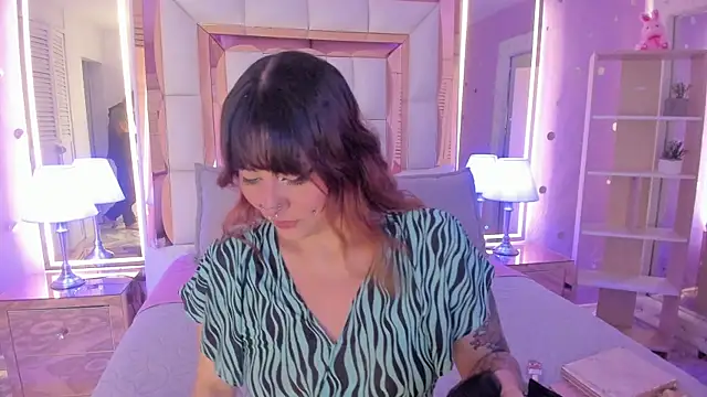 Snapshot of Goldentemptation_ chatting on July 2, 2026, 7:53 pm Goldentemptation online show from July 2, 2026, 7:53 pm