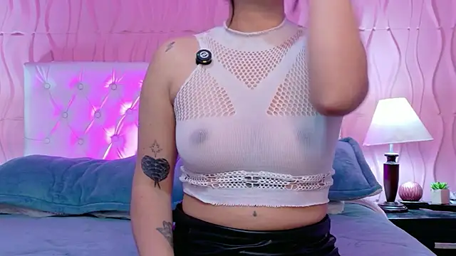 Snapshot of Mia_Cherry__ chatting on May 18, 2026, 1:17 pm Mia Cherry online show from May 18, 2026, 1:17 pm