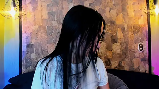 Elizabeth Ferrer online show from February 27, 2026, 11:43 am