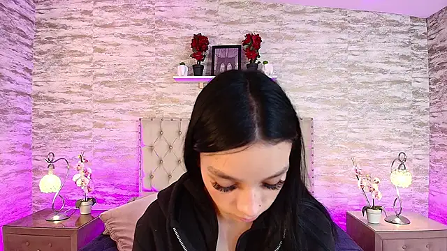 Elizabeth Ferrer online show from March 19, 2026, 12:20 pm