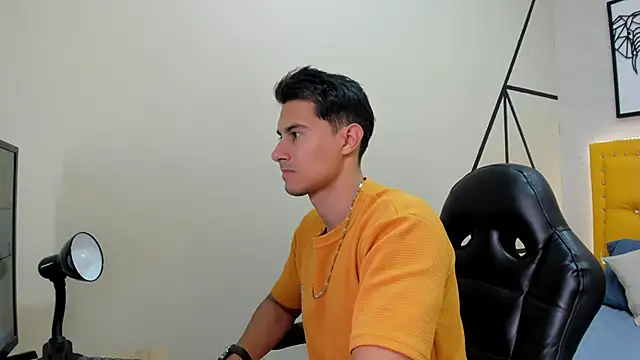 Snapshot of Mike_Conors chatting on February 19, 2026, 1:56 am Mike Conors online show from February 19, 2026, 1:56 am