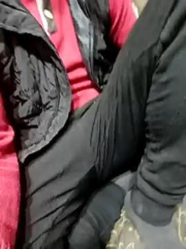 Snapshot of Aww21 chatting on February 12, 2026, 9:10 pm Aww21 online show from February 12, 2026, 9:10 pm