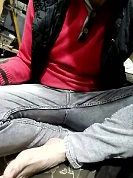 Snapshot of Aww21 chatting on April 1, 2026, 8:39 pm Aww21 online show from April 1, 2026, 8:39 pm