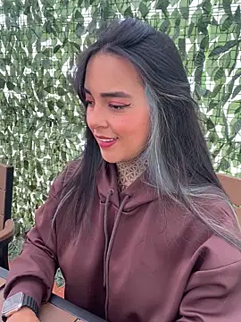 Annie Alicee online show from February 10, 2026, 1:59 pm