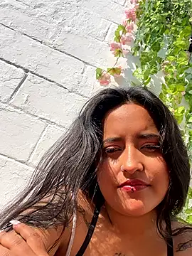 Annie Alicee online show from February 11, 2026, 1:27 pm