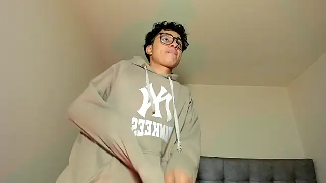 Snapshot of Adonibaskerville4 chatting on April 29, 2026, 1:48 pm Adonibaskerville4 online show from April 29, 2026, 1:48 pm