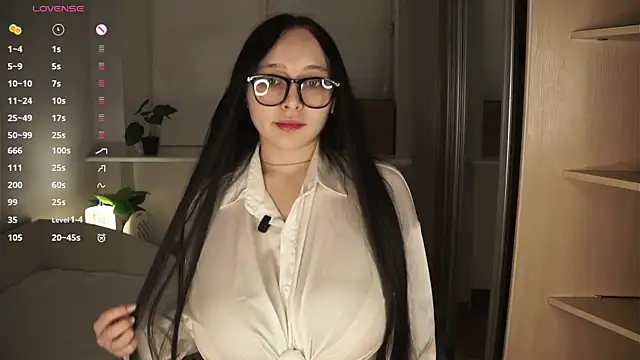 HannaHayles online show from March 1, 2026, 7:05 pm