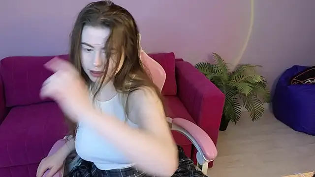 LovingWhisperr online show from February 7, 2026, 1:20 am