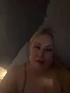 Snapshot of Lush-LunaXX chatting on June 29, 2026, 9:04 pm Lush-LunaXX online show from June 29, 2026, 9:04 pm