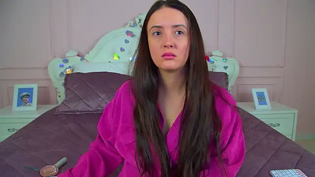 Snapshot of ElinaBellucci chatting on February 18, 2026, 4:30 am ElinaBellucci online show from February 18, 2026, 4:30 am